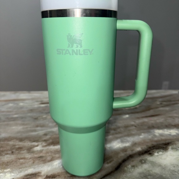 Stanley - Picture 2 of 5